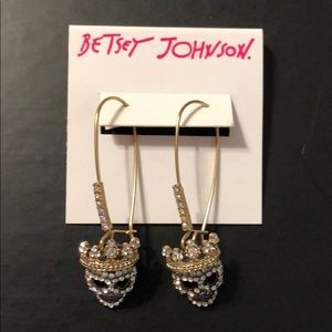 Skull earrings